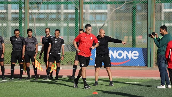 خالد الغندور: اتحاد الكرة يتجاهل “أوسكار رويز” واستقرار على عدم تجديد عقده مع لجنة الحكام