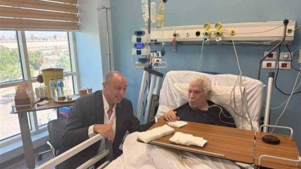 خالد الغندور يدافع عن حسن شحاتة: راعوا السن والمرض وكفاية شياطين السوشيال ميديا