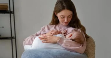 دراسة: الرضاعة الطبيعية تغير الحمض النووي وتؤثر على صحة الطفل