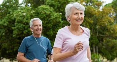 دراسة تكشف خصائص البيولوجية للمعمرين: أسرار الصحة حتى 100 عام