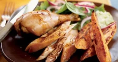 دليلك الآمن لتناول الدجاج والبيض: فوائد ونصائح استشاري تغذية