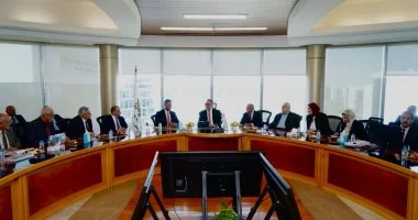 رئيس البورصة المصرية يترأس لجنة قيد 6 شركات جديدة ضمن برنامج الطروحات الحكومية