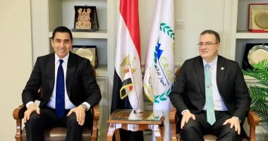 رئيس التنظيم والإدارة يبحث مع وزير الشباب سبل تعزيز التطوير المؤسسي ورفع كفاءة الجهاز الإداري