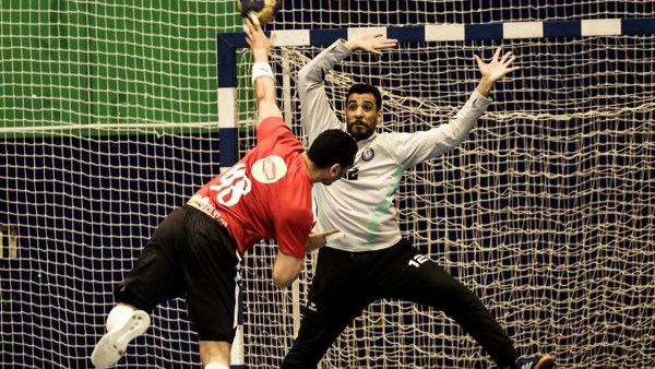 رجال يد الأهلي يحققون انتصارًا مثيرًا على سموحة في الدوري بـ29-25