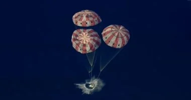 رواد أرتميس 2 يهبطون بالمحيط بعد إنجاز ملحمي نحو القمر