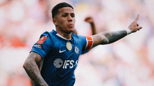 زيارة مدريد تشعل التكهنات.. إنزو فيرنانديز يثير الجدل حول مستقبله مع تشيلسي واهتمام الريال