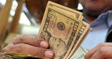 سعر الدولار اليوم مقابل الجنيه المصري في البنوك بعد استقراره خلال التعاملات الختامية