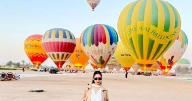 سياح العالم يستمتعون بأجواء ساحرة ومعالم تاريخية متنوعة في قلب الأقصر