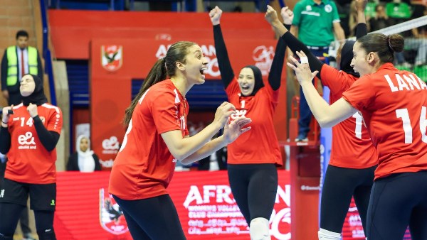 سيدات طائرة الأهلي يحصدن بطولة إفريقيا بالخماسية التاريخية بعد الفوز على البنك الكيني