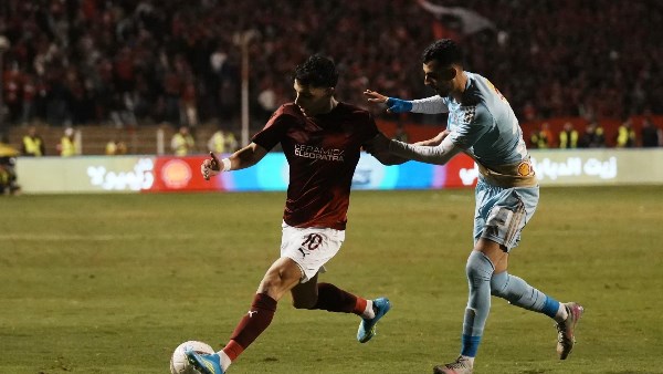 شبانة يصف التحكيم في مباراة الأهلي وسيراميكا بـ”الفضيحة” وينتقد اختيار وفا