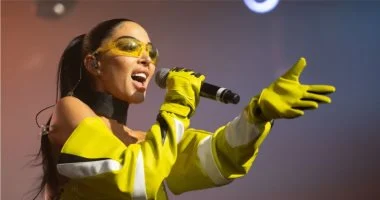 شلل الوجه النصفي: المغنية البريطانية تصاب به.. تعرف على الأسباب والأعراض