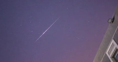 شهب القيثاريات تضيء سماء العرب في ذروتها الليلة