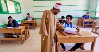 طلاب النقل الإعدادي الأزهري يؤدون امتحانات نهاية العام في مادتي أصول الدين والعلوم اليوم الإثنين