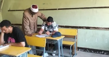 طلاب النقل الثانوي الأزهري يؤدون امتحانات اللغة الأجنبية والتربية الفنية وسط إجراءات مشددة اليوم