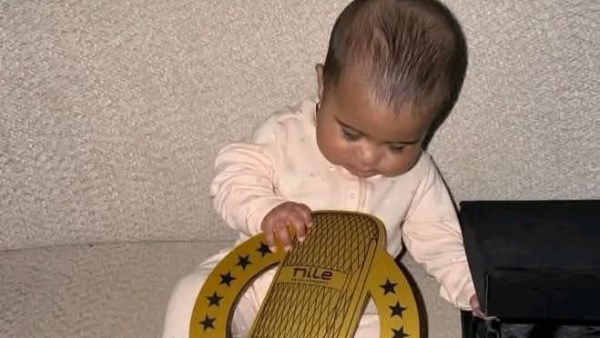 ظهور خاص لابن خوان بيزيرا نجم الزمالك حاملا جائزة رجل مباراة بيراميدز الأخيرة