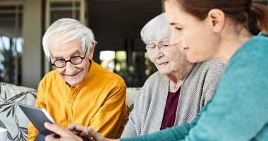 عادة يومية شائعة قد تزيد خطر الإصابة بألزهايمر يكشفها العلم