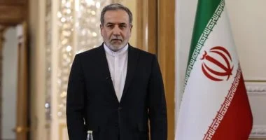 عراقجي يعود إلى إسلام آباد لمواصلة تحركاته الدبلوماسية بعد انتهاء زيارته لمسقط