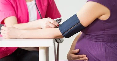 علاج جديد لتسمم الحمل وأطعمة تقي من السرطان: صحتك أولاً