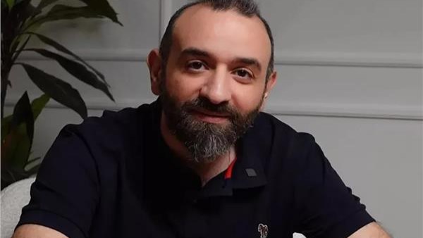 عمرو سلامة يشيد بقوة إدارة الأهلي بعد تصعيد النادي ضد اتحاد الكرة ولجنة الحكام