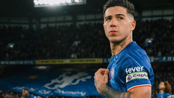 غموض حول مستقبل إنزو فرنانديز مع تشيلسي وسط اهتمام متزايد من ريال مدريد لضمه في الصيف