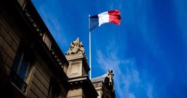 فرنسا تنسحب من ويندوز نحو لينكس لتعزيز السيادة الرقمية