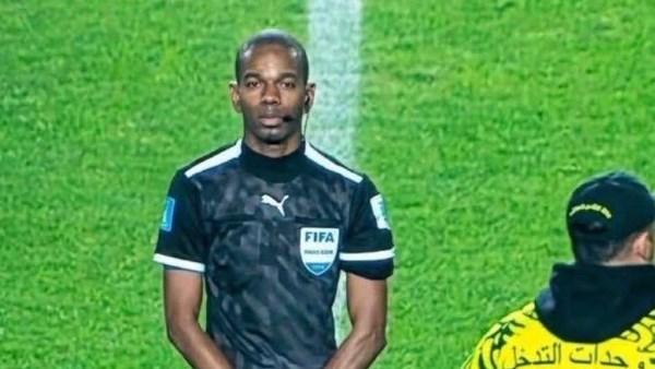 فيفا يستبعد حكمين أفريقيين بارزين من مونديال 2026 بسبب الجدل التحكيمي