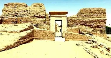 قماشات أثرية في الوادي الجديد تكشف تفاصيل رسالة إمبراطور روماني للإله آمون بمعبد قصر الزيان