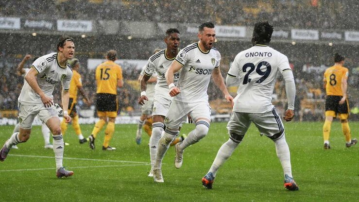 ليدز يونايتد يكتسح وولفرهامبتون بثلاثية نظيفة في الدوري الإنجليزي الممتاز ويتجنب صراع الهبوط