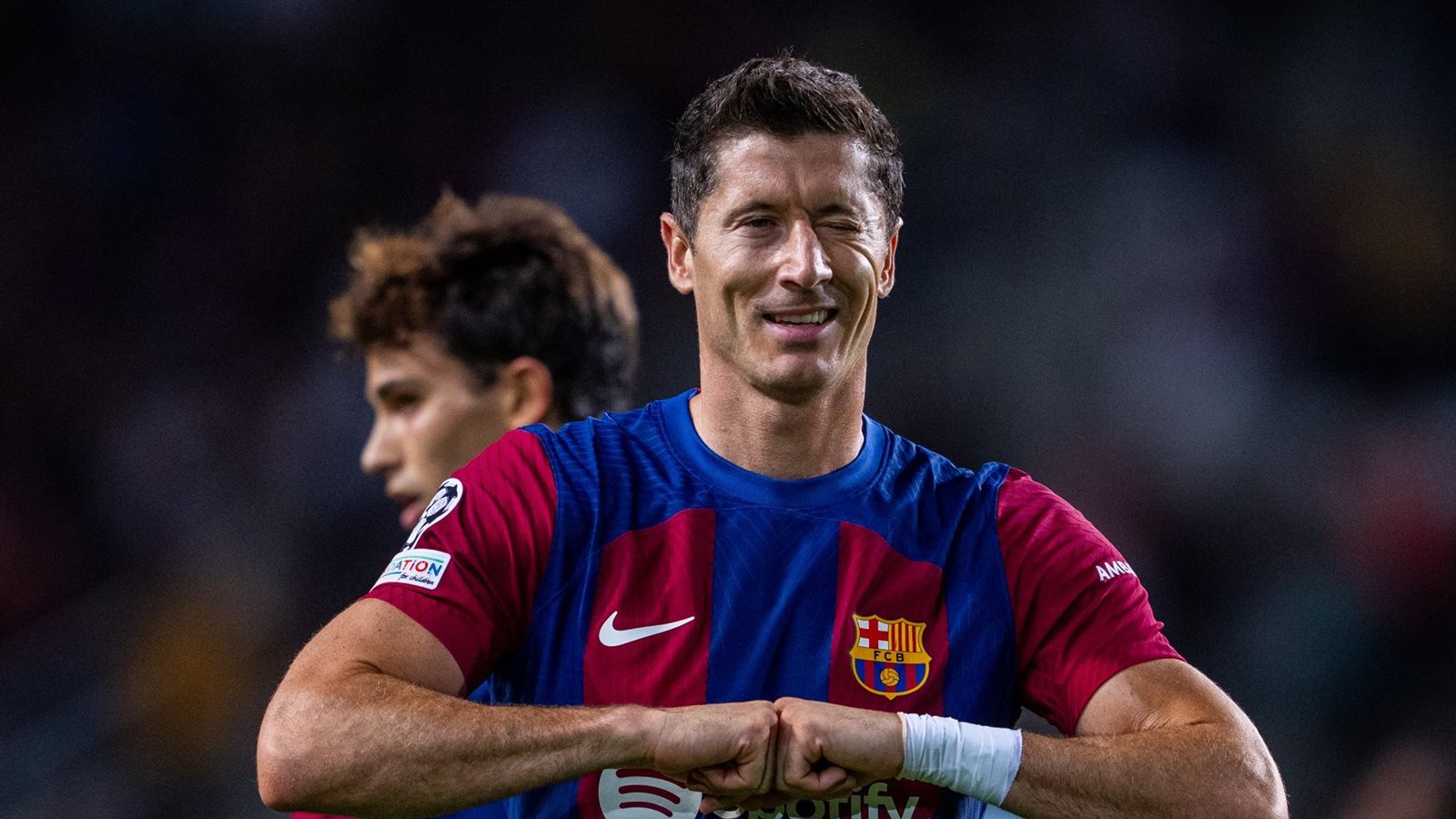 ليفاندوفسكي يرفض عرض برشلونة للتجديد وتعثر مفاوضات ضم راشفورد من مانشستر يونايتد