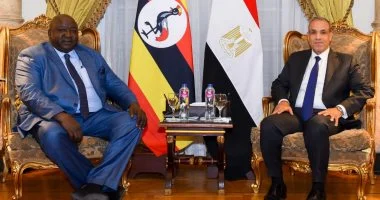 مباحثات مصرية أوغندية لتعزيز التكامل الاقتصادي والتعاون في ملف مياه نهر النيل ونبذ الأحادية