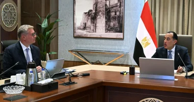 مجلس الوزراء يوجه ببدء إجراءات قيد 10 شركات بقطاع البترول في البورصة المصرية تنفيذا لبرنامج الطروحات