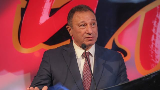 محمد شبانة يدافع عن محمود الخطيب ويؤكد استحالة المزايدة على تاريخه وإنجازاته مع الأهلي