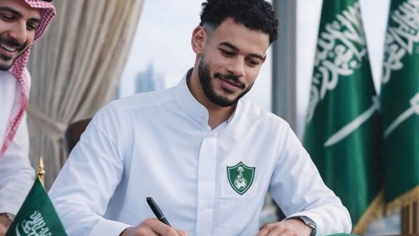 محمد عبدالله: الأهلي يظل قويا بمن حضر والزمالك استفاد فنيا من رحيل نبيل عماد دونجا