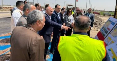 مدبولي يتفقد أعمال تطوير الطرق بشمال سيناء ويوجه بسرعة الانتهاء من رفع كفاءتها