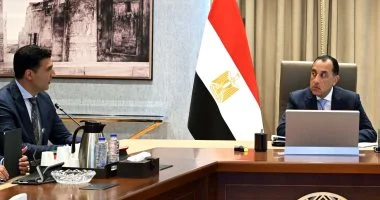 مدبولي يعلن تقديم حوافز استثنائية للشركات العالمية لتوطين صناعة السيارات في مصر