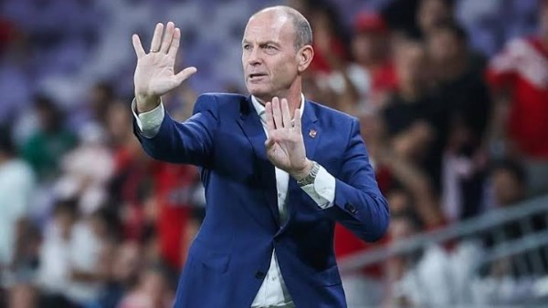 مدرب الأهلي ييس توروب يقرر مراقبة مباراة الزمالك وبيراميدز لدراسة “السماوي” قبل المواجهة المقبلة