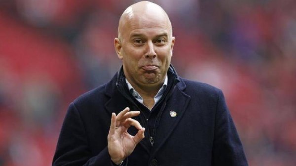 مدربو البريميرليج في مرمى الإقالة تحت ضغط الأداء المخيب هذا الموسم