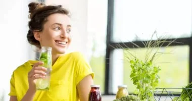 مشروبات صباحية تعزز حرق الدهون وتدعم نزول وزنك الصحي