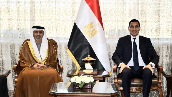 مصر والإمارات تعززان الشراكات الرياضية في لقاء رفيع بالوزارة