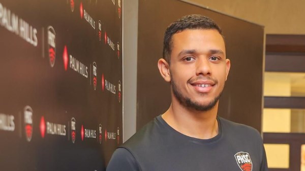 مصطفى عسل المصنف الأول عالميا للإسكواش يحتفل بخطوبته في حفل أسري بسيط