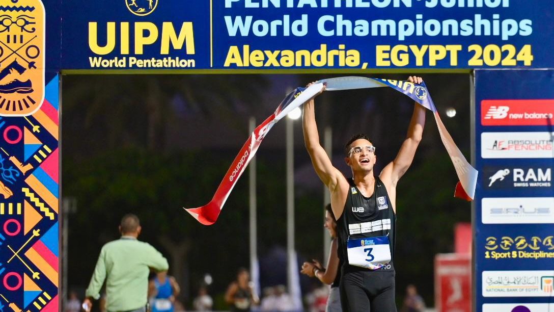 معتز وائل يحصد الميدالية الذهبية في بطولة كأس العالم للخماسي الحديث بالقاهرة