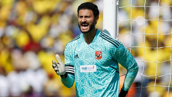 موقف محمد الشناوي من اللحاق بمباراة القمة أمام الزمالك بعد تخفيف عقوبته لمباراتين فقط