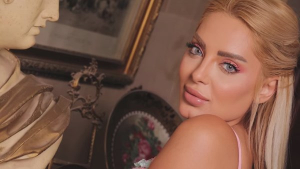 مي حلمي تخطف الأنظار بإطلالة مميزة وفستان جذاب في أحدث ظهور لها عبر إنستجرام