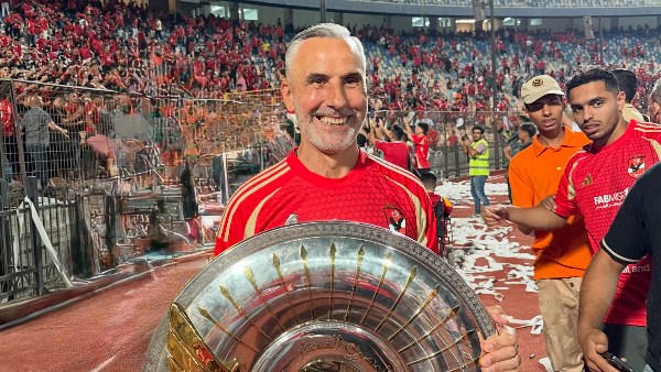 ميشيل يانكون يوجه رسالة دعم للاعبي الأهلي بعد الخسارة الثلاثية أمام بيراميدز ونزيف النقاط