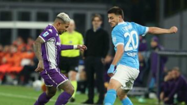 نابولي يحقق انتصارًا على ميلان بهدف في الدوري الإيطالي