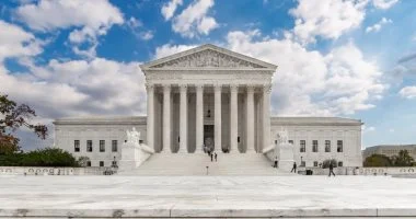 هاكر يتباهى باختراق جهات حكومية أمريكية ويُحكم بالمراقبة بدل السجن