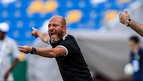 وائل رياض وجهازه الفني يراقبون قمة الأهلي والزمالك لمواليد 2007 بملعب ميت عقبة