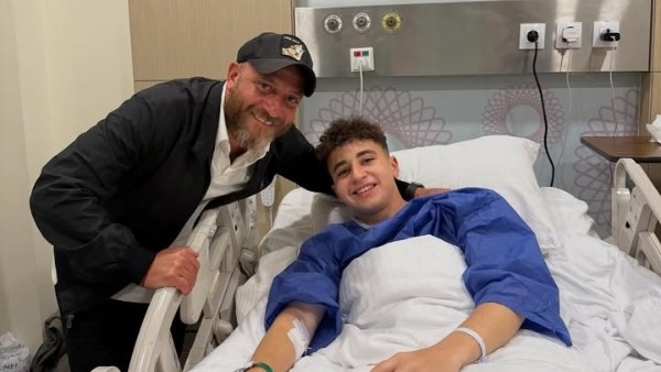 وائل رياض يزور لاعب جيل 2005 بلال عطية بعد خضوعه لجراحة غضروف الركبة