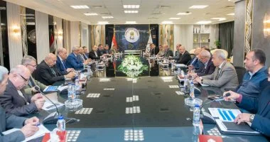 وزير الإنتاج الحربي ومحافظ القاهرة يتابعان تنفيذ مشروع تحويل الأتوبيسات للعمل بالغاز الطبيعي