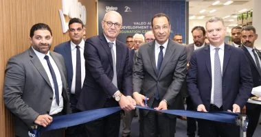 وزير الاتصالات يفتتح مركز فاليو العالمي لتطوير الذكاء الاصطناعي في القرية الذكية